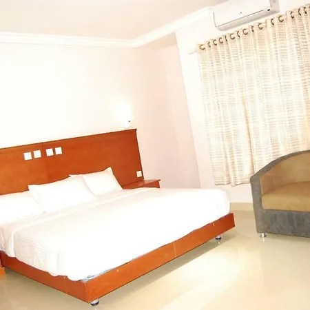 Gold Crown Hotel 3*